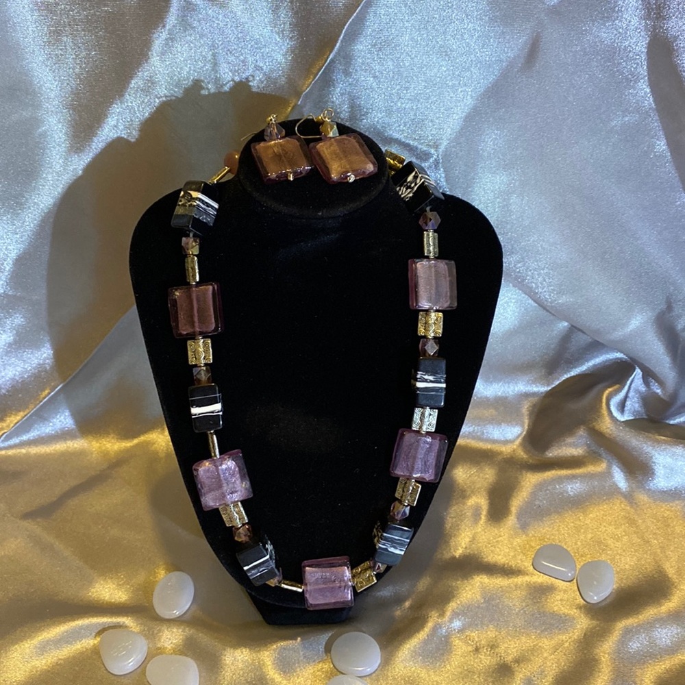 Beautiful silver tone, black & purple geometric necklace & earring set!